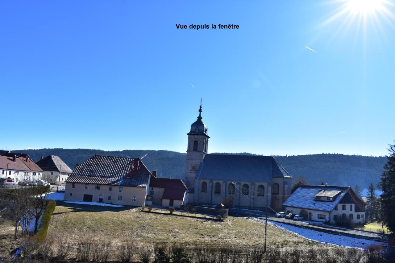 Charmant Studio, Le Petit Gris Des Montagnes Mouthe Exterior photo